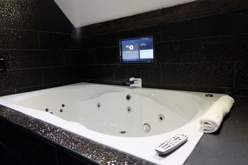 Signature Living